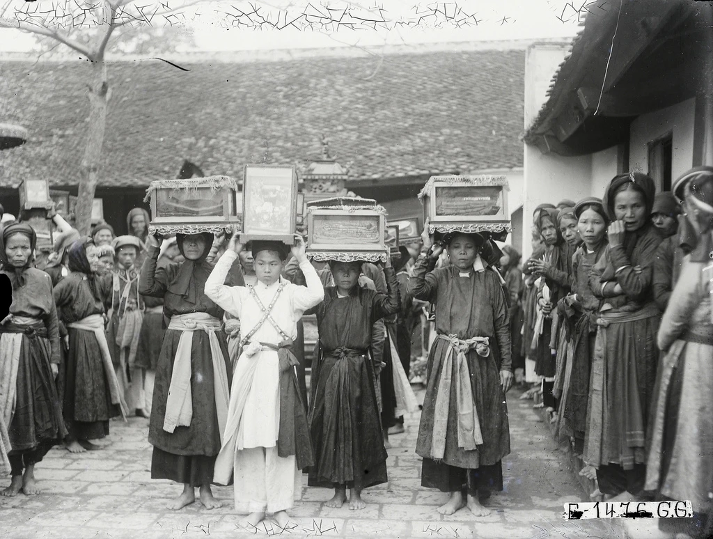 Ảnh cực quý về các lễ hội xuân ở miền Bắc một thế kỷ trước