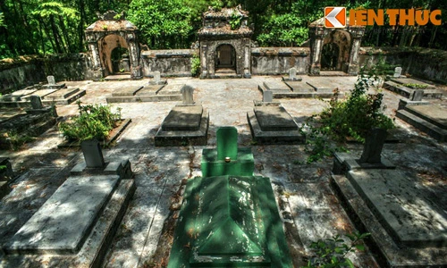 Tận mục khu nghĩa địa thái giám có 1-0-2 ở Việt Nam