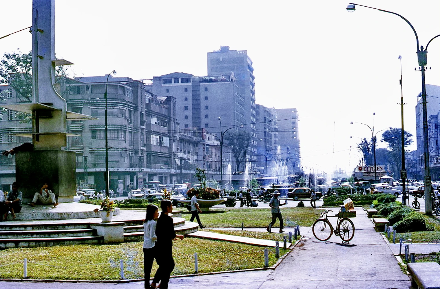 Góc nhìn lạ về Sài Gòn năm 1971 của Mike Vogt