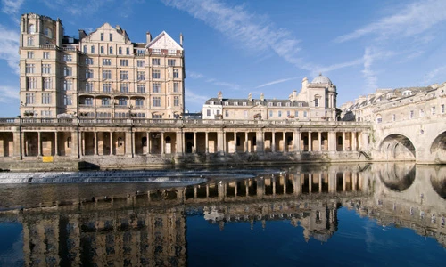 Khám phá thành phố cổ La Mã nổi tiếng của nước Anh