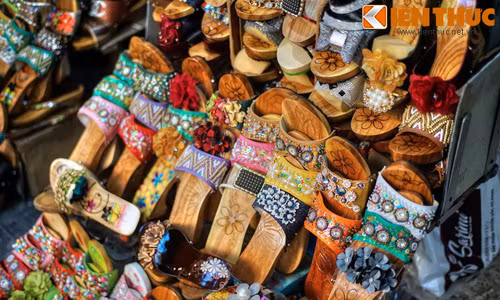 Điều bất ngờ về con phố có rạp phim cổ nhất Đông Dương