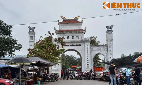 Chuyện huyền bí quanh đền Ông Hoàng Mười thiêng nổi tiếng VN