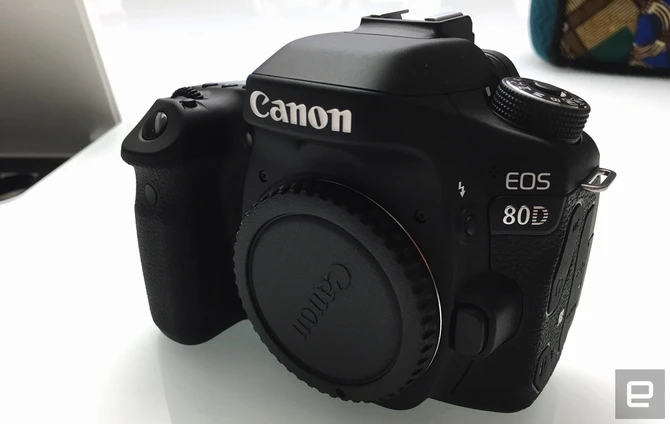 Ảnh thật máy ảnh Canon EOS 80D vừa chính thức ra mắt