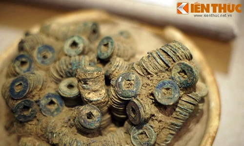 Choáng với kho báu khổng lồ trong mộ Hán cổ ở Bắc Ninh