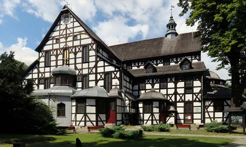 Khám phá hai nhà thờ cổ nổi tiếng nhất Ba Lan 