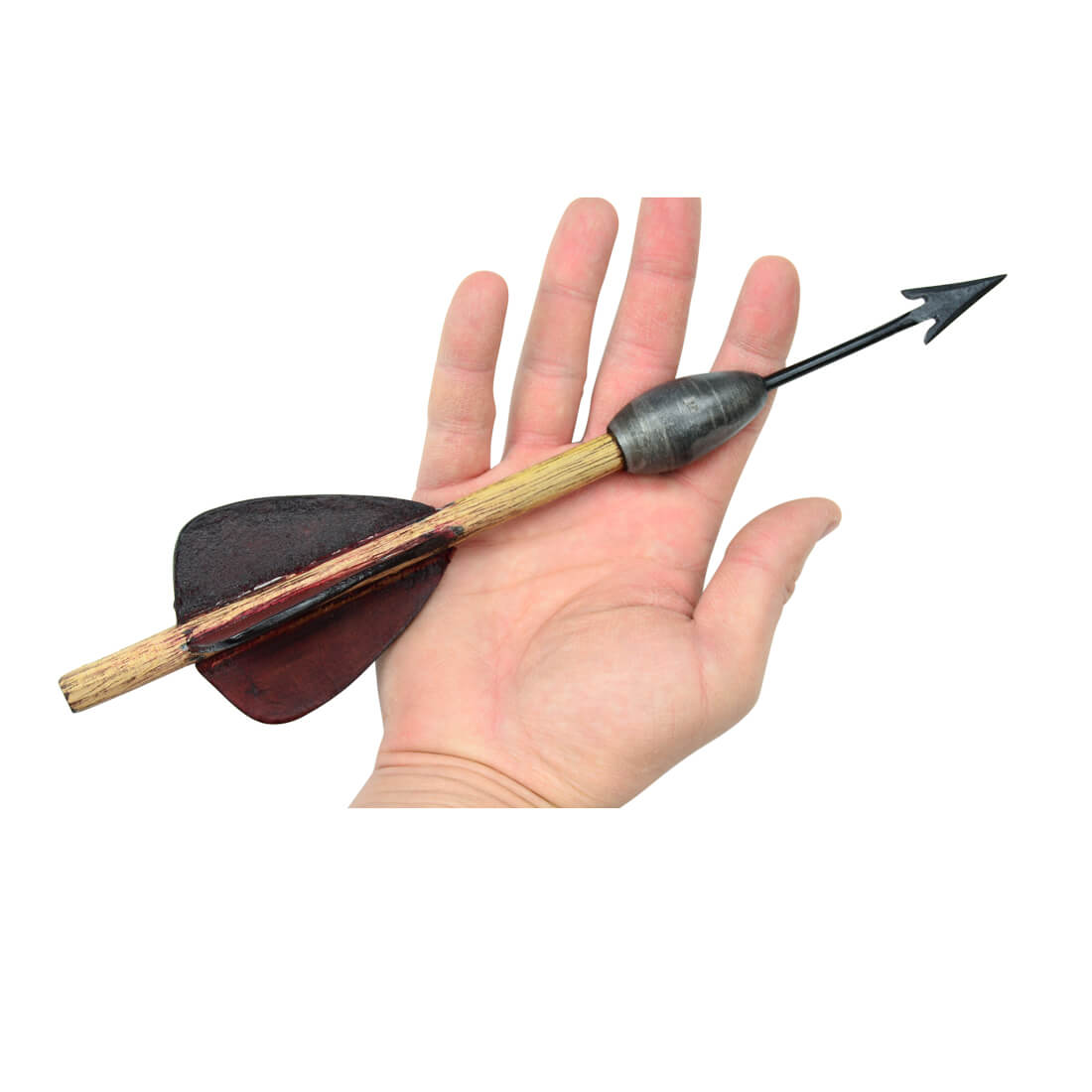 Đây là một loại vũ khí dạng phi tiêu, với cấu tạo gồm phần đầu hình tam giác giống như mũi giáo làm từ sắt, gắn với phần thân được làm từ gỗ buộc lông vũ, với đầu nối đúc bằng chì rỗng.