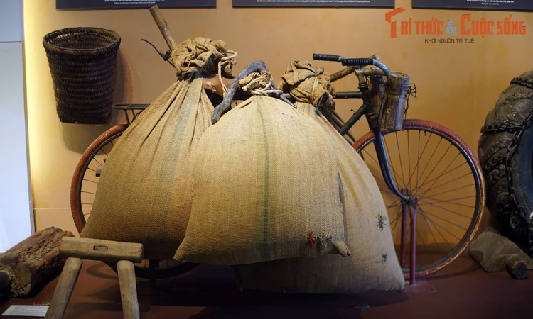 Ngắm nhìn những kỷ vật vô giá của chiến thắng Điện Biên Phủ (1) 