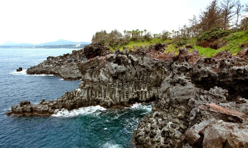 Ngắm kỳ quan địa chất giống hệt Ghềnh Đá Đĩa ở Hàn Quốc