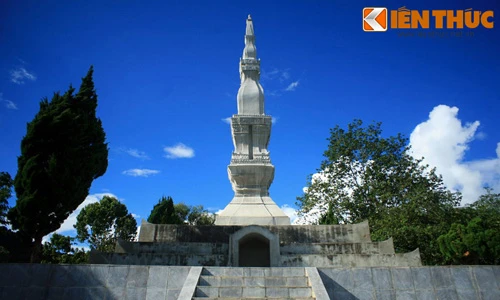 Loạt tháp cổ tuyệt đẹp vùng Tây Bắc: Tháp Mường Và