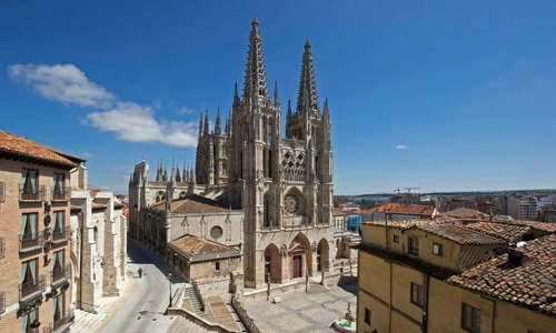 Kỳ quan nhà thờ 300 năm mới xây xong ở châu Âu