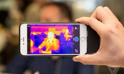 Loạt ảnh phụ kiện thần kỳ giúp iPhone nhìn xuyên bóng tối