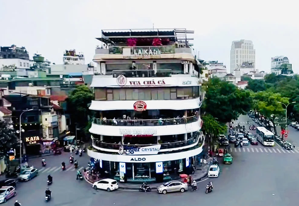 Điều bất ngờ về tòa nhà “Hàm cá mập” không phải ai cũng biết