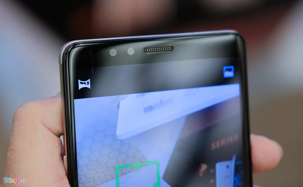 Trên tay Prime X Pro, smartphone 3 camera, có máy quét mống mắt