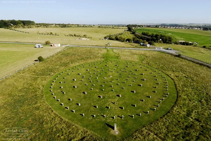 Tận mục phiên bản Stonehenge bằng gỗ tuổi đời 4.000 năm ở Anh