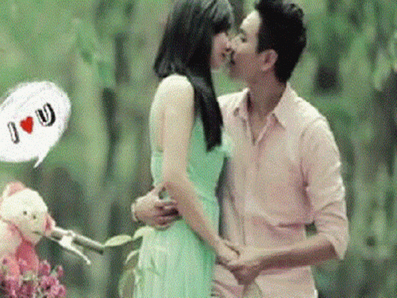 Hình ảnh cặp đôi thân mật cách đây nhiều năm. Ảnh: Gia đình xã hội