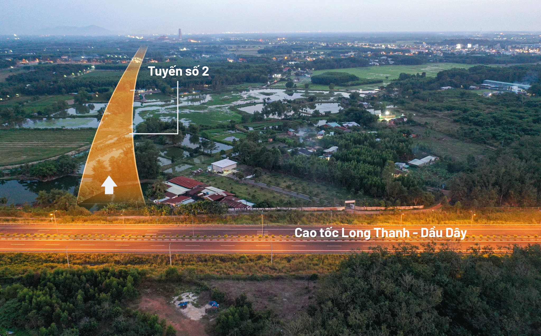 Từ cao tốc Long Thành - Dầu Giây, tuyến đường số 2 sẽ chạy song song với quốc lộ 51, đấu nối vào tuyến số 1. Theo quy hoạch, tuyến số 2 gồm 2 làn đường chạy song song, khoảng đất ở giữa 2 làn đường là cao tốc Biên Hòa - Vũng Tàu.