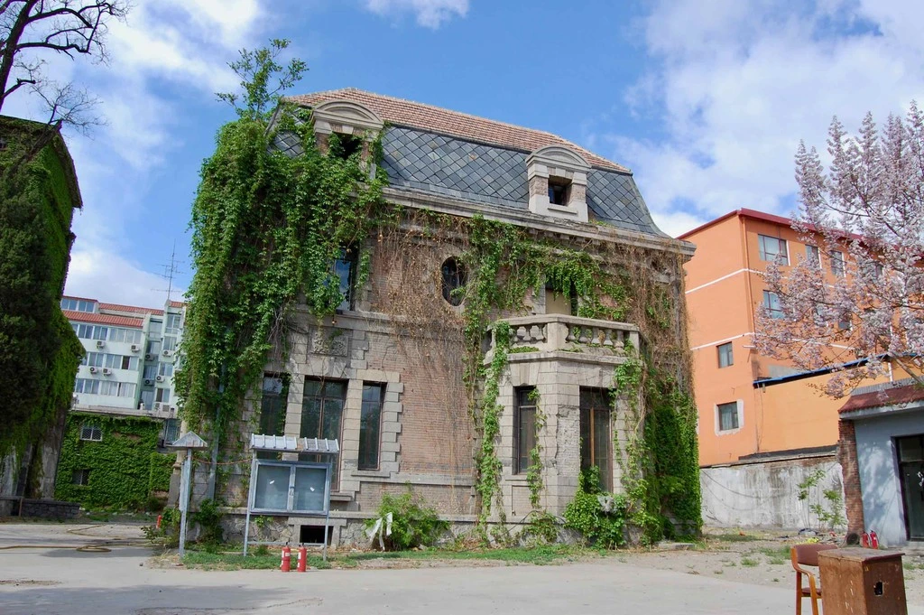 Bí ẩn rợn người ẩn trong những ngôi nhà ma ám đáng sợ nhất châu Á