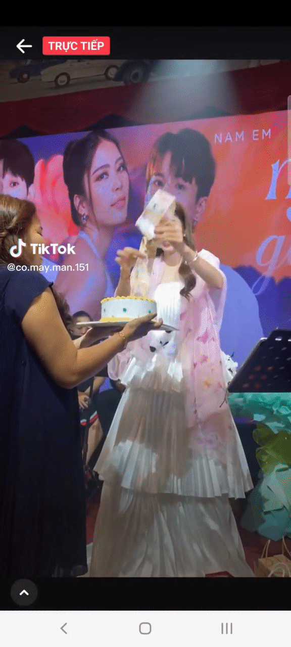 Giong Ho Van Cuong, Nam Em duoc khan gia tang tien-Hinh-5