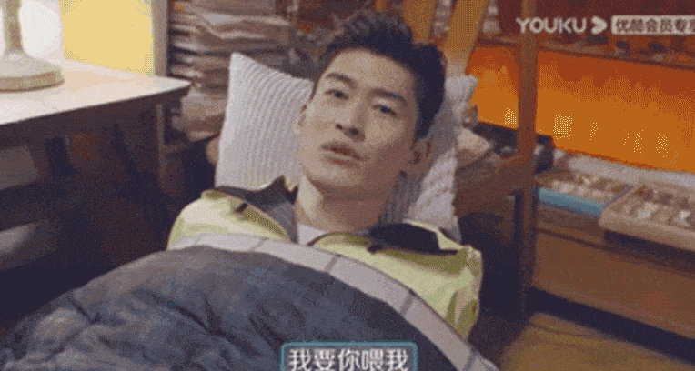 Năm 2022, Trương Hàn từng bị bầu chọn là "ông hoàng dầu mỡ" vì lối diễn xuất quá lố, khoa trương tỏ ra là "tổng tài bá đạo" trong phim Những quý ông khu Đông Bát. Bộ phim nhận điểm chất lượng là 2,8/10 trên Douban và khiến tên tuổi của Trương Hàn chạm đáy.