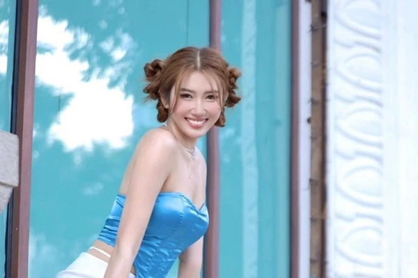 Người Hàn Quốc ngỡ ngàng vì cô gái Việt Nam nhan sắc quá đẹp