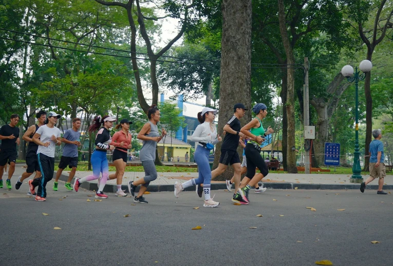 Ngày mới đầy năng lượng ở Công viên Tao Đàn