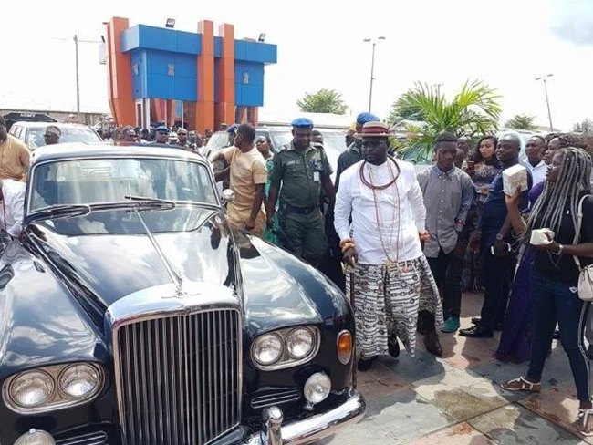 Tài sản “khủng” của đại gia “chơi ngông” cho con bắn tiền tung trời