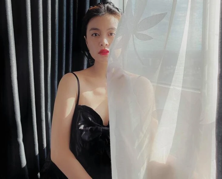 2 nàng "Vàng Anh" gây sốt vì trẻ đẹp bất ngờ