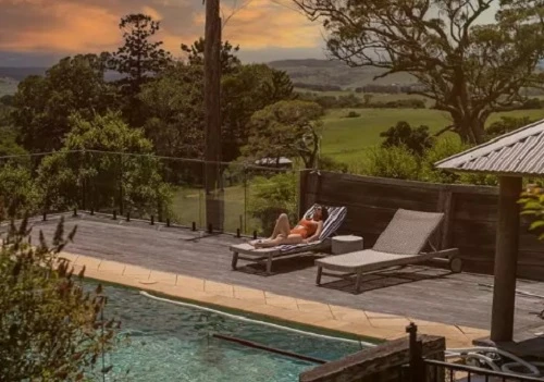 Tăng Thanh Hà hiếm khi khoe ảnh bikini, cứ đăng là gây sốt