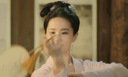 Lưu Diệc Phi được yêu thích dù bị chê "bình hoa di động" Luu Diec Phi duoc yeu thich du bi che
