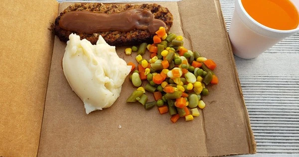 Thực khách phát khiếp vì những tạo hình món ăn kinh dị