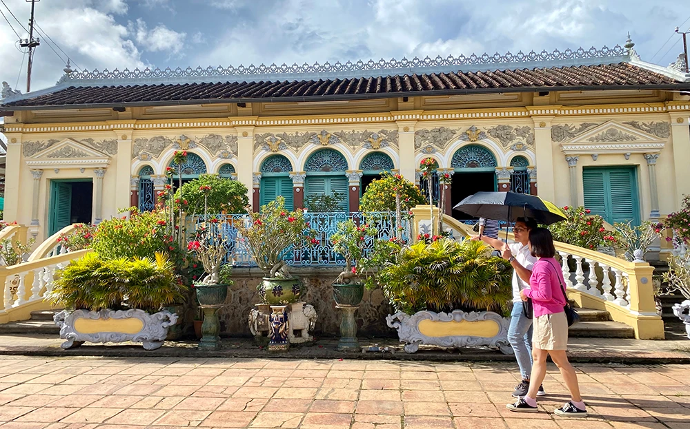 Về nhà cổ đẹp nhất xứ Tây Đô