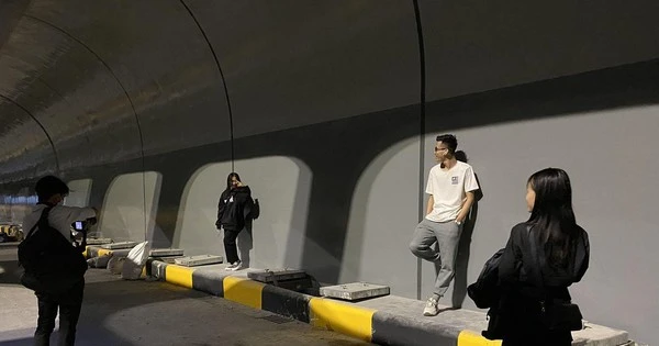 Săn ảnh đẹp nơi "giếng trời" của hầm chui trăm tỉ đồng ở Đà Nẵng