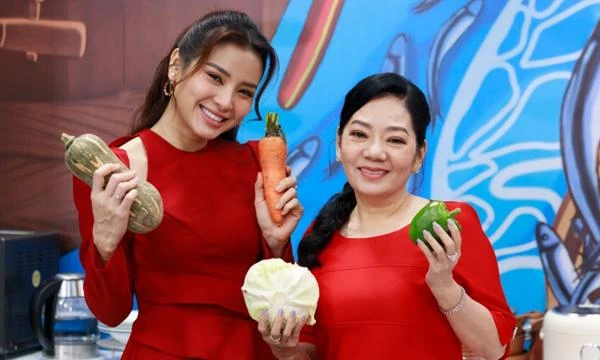 Mẹ chồng Phương Trinh Jolie có tính cách đặc biệt sao?