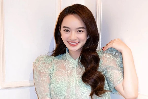 Kaity Nguyễn vóc dáng nóng bỏng
