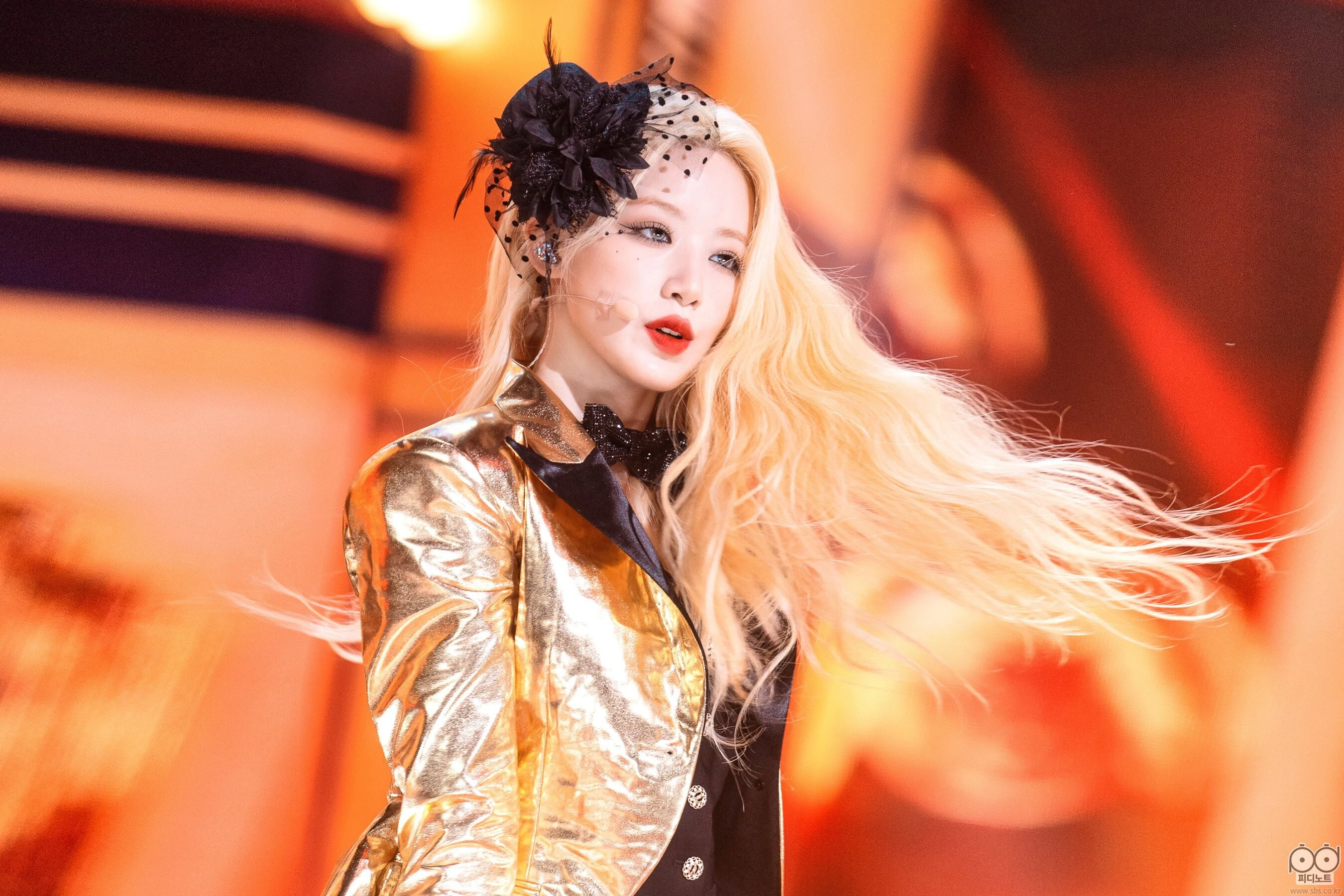 Nữ ca sĩ nổi tiếng với hình tượng giống Marilyn Monroe