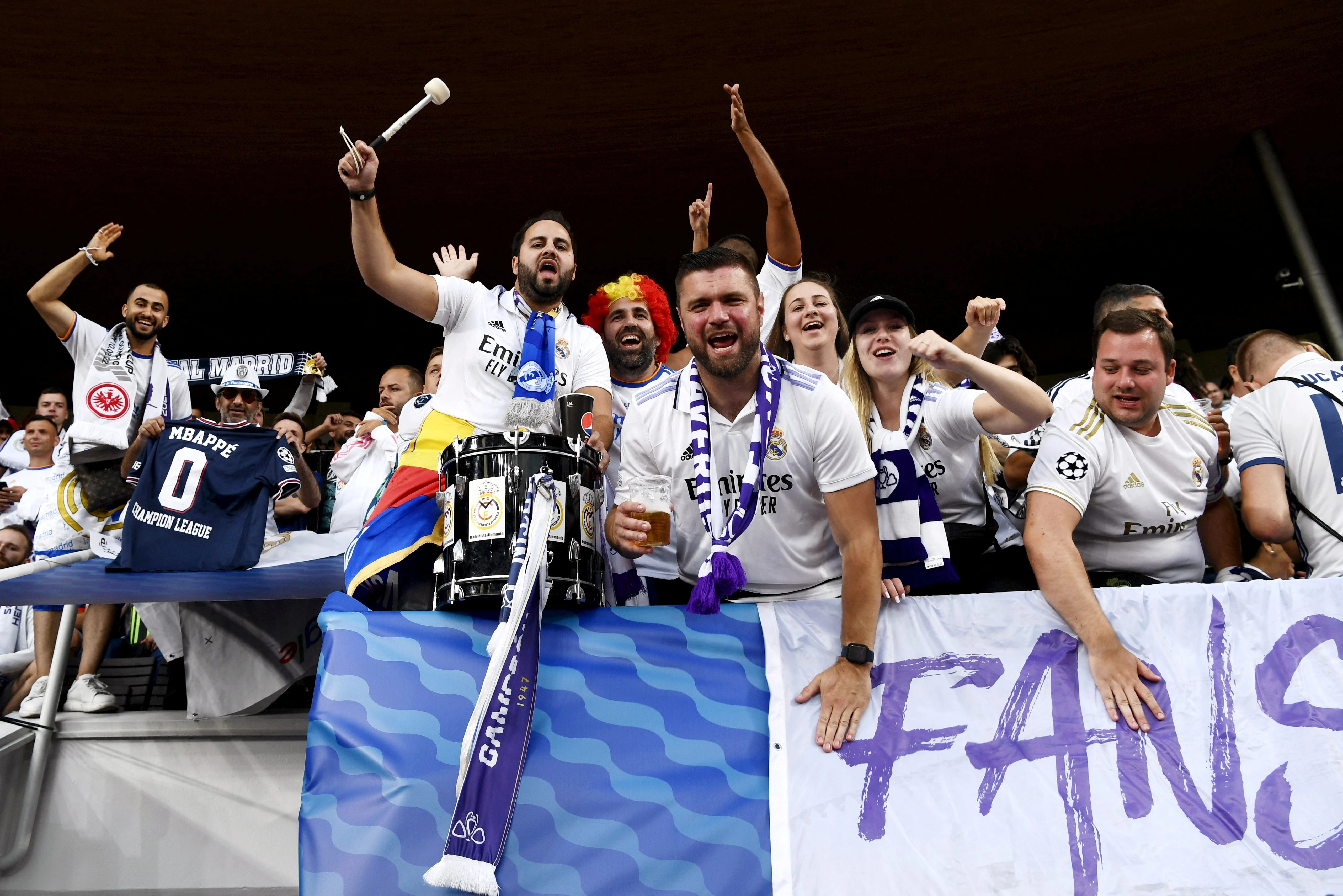 Barca bị chế nhạo ở Siêu cúp Châu Âu