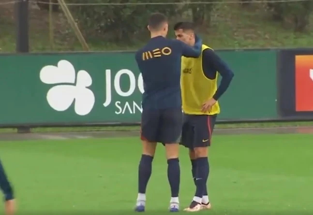 Video: Đằng sau khoảnh khắc khó chịu của Cancelo với Ronaldo