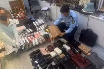 Xử phạt 2 cơ sở kinh doanh hàng hóa giả mạo nhãn hiệu