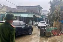 Người đàn ông chắn xe ngang đường còn khoe có nhiều bạn Công an