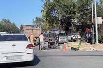 Xe máy điện va chạm xe tải, người phụ nữ tử vong tại chỗ