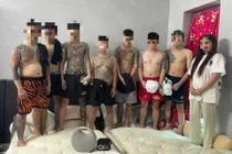 Bắt nhóm đối tượng xăm trổ đầy mình “bay lắc” trong nhà nghỉ