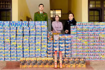 Bắt 2 'nữ quái' mua bán trái phép hơn 340kg pháo nổ