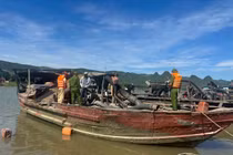 Phát hiện đối tượng khai thác cát trái phép trên sông Gianh