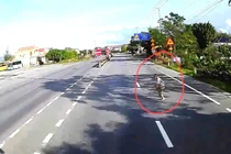 Chồng lao vào ô tô tự tử, vợ tử vong bất thường tại nhà