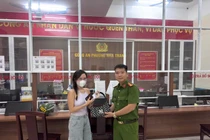 Nhận lại tài sản đánh rơi, người dân viết thư cảm ơn công an