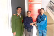 Nhặt được tài sản lớn, người phụ nữ tìm chủ nhân trả lại