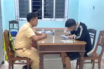 Nam thanh niên nhận lại xe máy sau gần 1 năm bị mất trộm