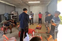 Triệt xoá sới bạc xóc đĩa, bắt 6 đối tượng ở Quảng Trị