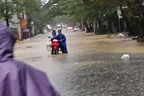 Mưa trắng trời, Huế tiếp tục đón đợt lũ mới