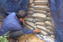 Tạm đình chỉ công tác chủ tịch xã ở Hà Tĩnh 